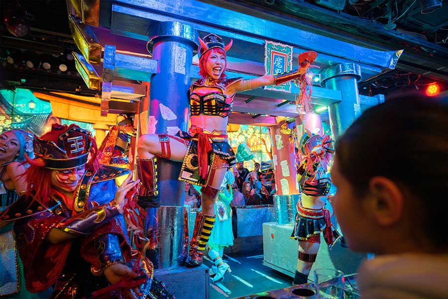 Farbenfrohes Straßenfest in Tokyo